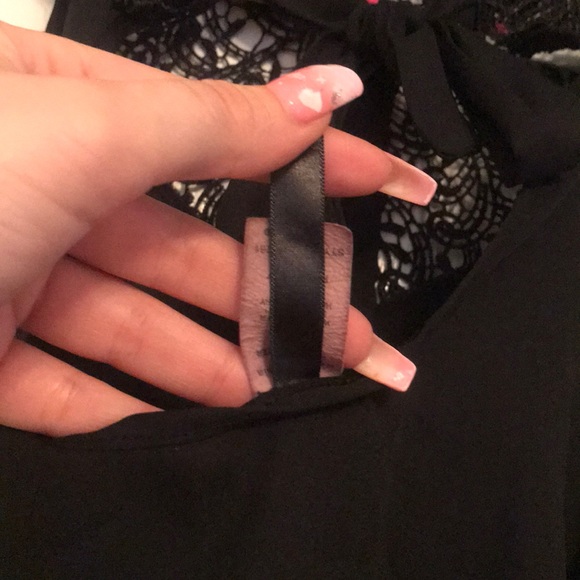 Gorgeous lace neck blouse - Picture 5 of 5